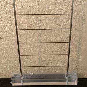 Kendra Scott Ladder Jewelry Display